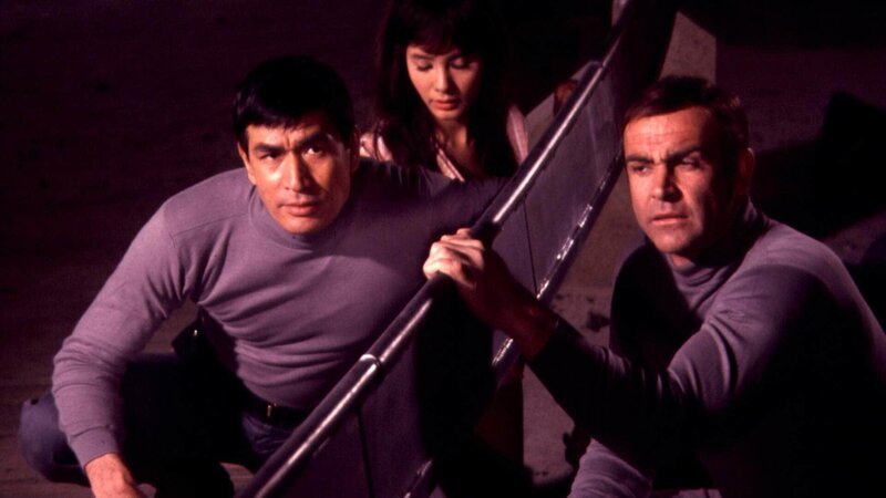 Tiger Tanaka (Tetsuro Tamba, l.), Kissy Suzuki (Mie Hama), James Bond (Sean Connery) – Bild: RTL /​ © 1967 Danjaq
