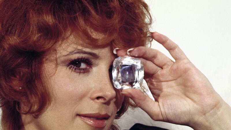 Tiffany Case (Jill St. John) – Bild: RTL / © 1971 Danjaq Tiffany Case (Jill St. John) – Bild: RTL / © 1971 Danjaq
