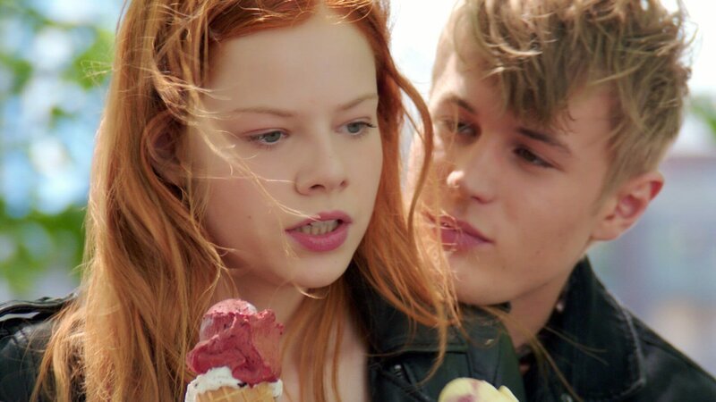 Lilith (Emma Bading) und Samuel (Ludwig Simon) – Bild: RTL Zwei Lilith (Emma Bading) und Samuel (Ludwig Simon) – Bild: RTL Zwei