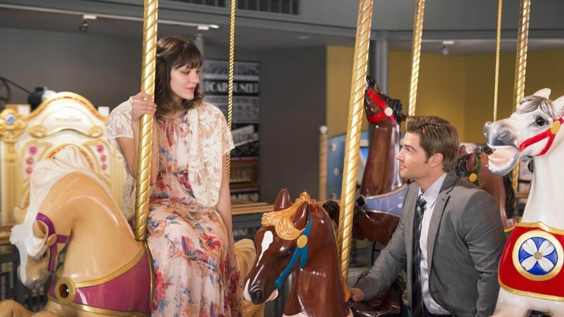 Natalie Russo (Katharine McPhee) und Nick Smith (Mike Vogel) Die Verwendung des sendungsbezogenen Materials ist nur mit dem Hinweis und Verlinkung auf RTL+ gestattet. – Bild: RTL / © 2014 Hallmark Hall of Fame Productions Natalie Russo (Katharine McPhee) und Nick Smith (Mike Vogel) Die Verwendung des sendungsbezogenen Materials ist nur mit dem Hinweis und Verlinkung auf RTL+ gestattet. – Bild: RTL / © 2014 Hallmark Hall of Fame Productions