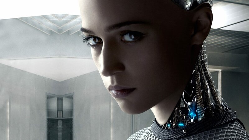 Der weibliche Android Ava (Alicia Vikander), der mit künstlicher Intelligenz ausgestattet ist, überzeugt nicht nur mit seiner Verstandesschärfe. – Bild: ZDF und Liam Daniel/​Liam Daniel