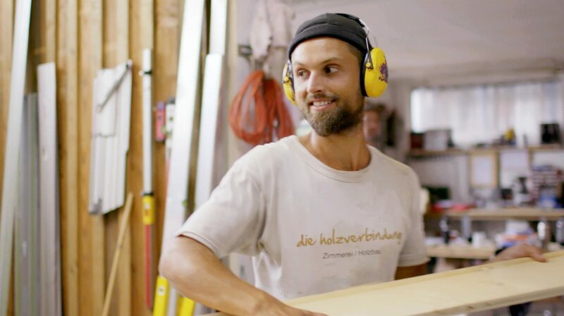 Der gerade ausgelernte Geselle Maximilian soll so viel verdienen, wie sein Meister, der 10 Jahre lang das Unternehmen aufgebaut hat. – Bild: ZDF und WDR/Wildfilms. Der gerade ausgelernte Geselle Maximilian soll so viel verdienen, wie sein Meister, der 10 Jahre lang das Unternehmen aufgebaut hat. – Bild: ZDF und WDR/Wildfilms.