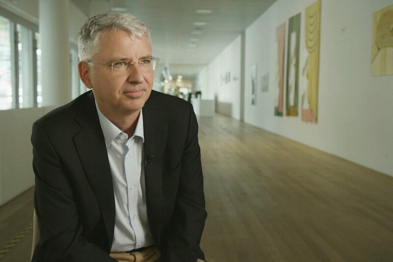 Severin Schwan im Interview – Der Wirtschafts- und Rechtswissenschaftler arbeitet mittlerweile seit 28 Jahren bei Roche, die letzten 13 Jahre als Konzernchef – Bild: ZDF und SRF.