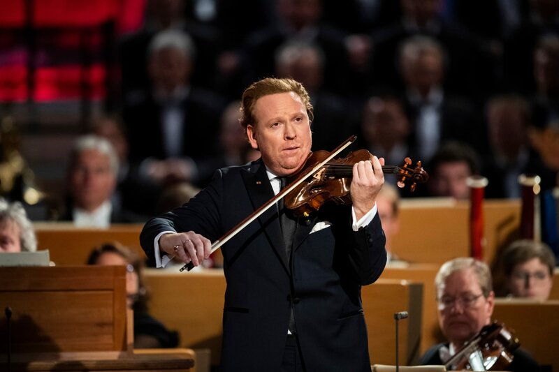 Cristian Mãcelaru dirigiert Elgar & Brahms – Bild: ZDF und Robert Michael.