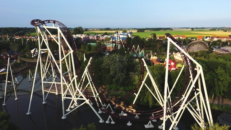 Der Spinning Coaster soll jugendliche und erwachsene Gäste in den belgischen Freizeitpark Plopsaland De Panne locken. – Bild: N24 Doku