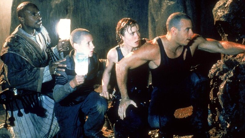 Pitch Black - Planet der Finsternis – Bild: RTL Die Verwendung des Materials von RTL Deutschland ist nur zur redaktionellen Berichterstattung im Zusammenhang mit der Sendung unter Angabe der Credits/​Quellenangabe und Beachtung der unter https:/​