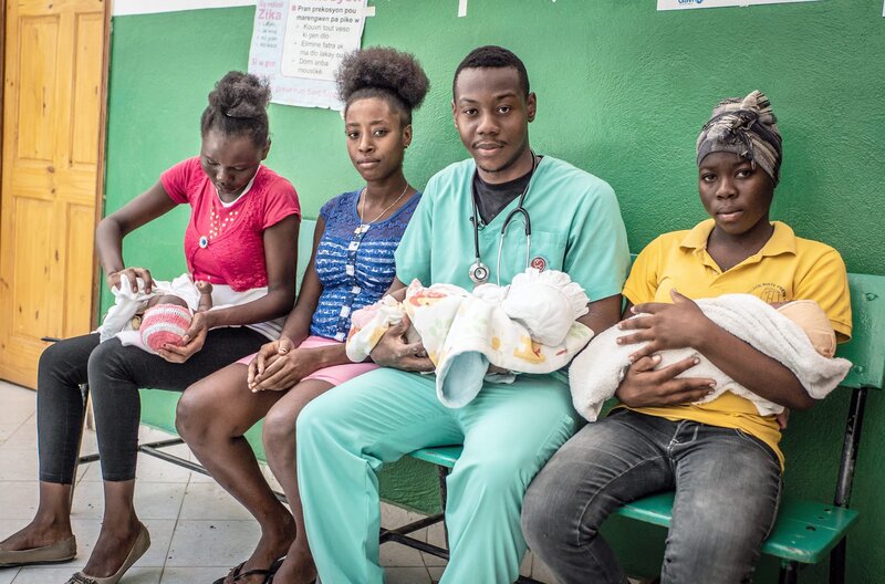 Die erste männliche Hebamme in Haiti – Bild: ZDF /​ © Anja Booth /​ © Anja Booth