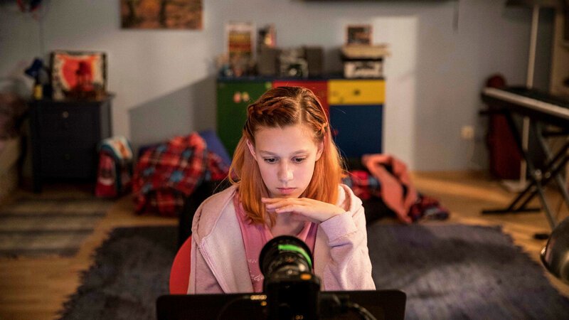 Gefangen im Netz Tereza Tezká als Michaela SRF/Hypermarket Film – Bild: SRF2 Gefangen im Netz Tereza Tezká als Michaela SRF/Hypermarket Film – Bild: SRF2