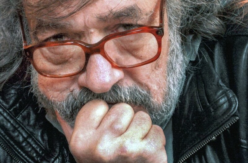 Der Regisseur William Karel verwebt in diesem Filmporträt alle Rollen, in denen Isabelle Huppert bisher zu sehen war, zu einer Geschichte. – Bild: ARTE France / © Roche Productions Der Regisseur William Karel verwebt in diesem Filmporträt alle Rollen, in denen Isabelle Huppert bisher zu sehen war, zu einer Geschichte. – Bild: ARTE France / © Roche Productions