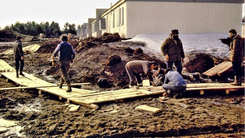 Arbeiter bei Bauarbeiten an Wohnanlage in Perm, 1985, Russland – Bild: BR/​MDR/​Thomas Helm/​Thomas Helm