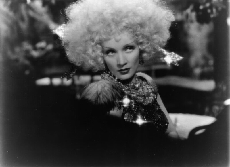 Helen Faraday (Marlene Dietrich) – Bild: 1932 Paramount Publix Corp. Renewed 1960 by EMKA, LTD. All Rights Reserved. Lizenzbild frei