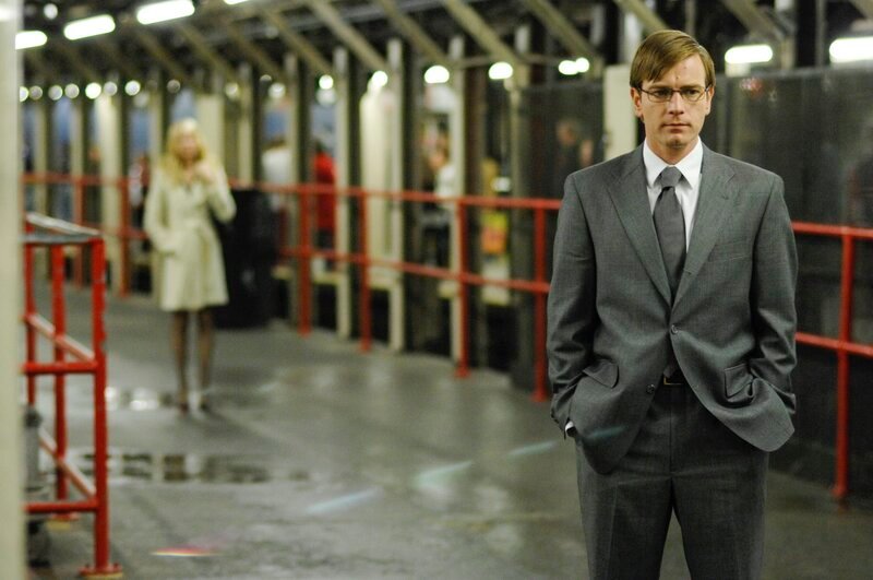 Jonathan McQuarry (Ewan McGregor) begegnet „S“ (Michelle Williams) zum ersten Mal in der U-Bahn. – Bild: 2007 The Tourist Pictures, LLC. All rights reserved. Jonathan McQuarry (Ewan McGregor) begegnet „S“ (Michelle Williams) zum ersten Mal in der U-Bahn. – Bild: 2007 The Tourist Pictures, LLC. All rights reserved.