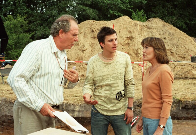 Sommer mit Hausfreund – Bild: ARD Degeto/​Marion v. d. Mehden