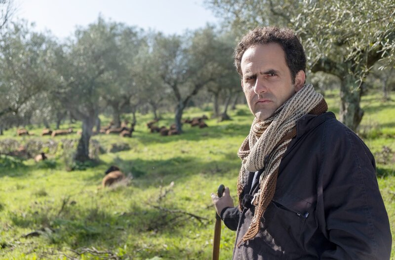 Schafzüchter Gonzalo Palomo Guijarro kämpft für den Erhalt des Naturparadieses „Sierra de la Mosca“. – Bild: arte Schafzüchter Gonzalo Palomo Guijarro kämpft für den Erhalt des Naturparadieses „Sierra de la Mosca“. – Bild: arte