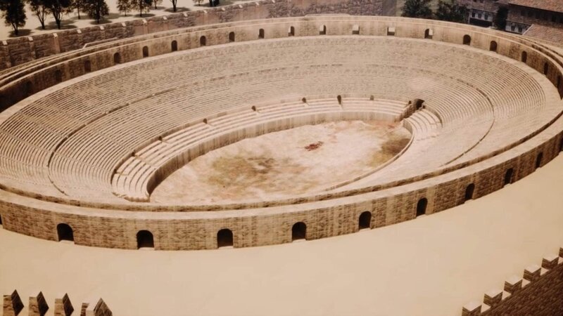 Amphitheater von Pompeji Die Verwendung des sendungsbezogenen Materials ist nur mit dem Hinweis und Verlinkung auf RTL+ gestattet. – Bild: RTL /​ © INA – DR