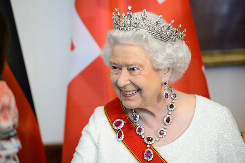 Seit 70 Jahren auf dem Thron: Die Queen ist die dienstälteste Monarchin in der britischen Geschichte. – Bild: ZDF und getty images.