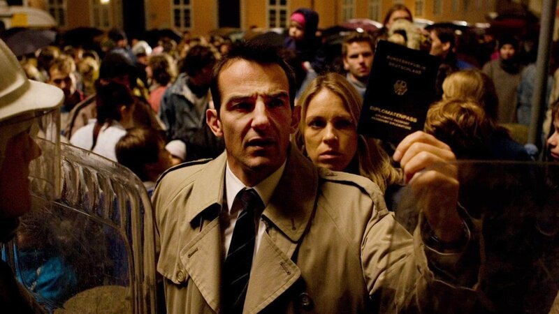 Prager Botschaft – Bild: RTL /​ Horricks Die Verwendung des Materials von RTL Deutschland ist nur zur redaktionellen Berichterstattung im Zusammenhang mit der Sendung unter Angabe der Credits/​Quellenangabe und Beachtung der un