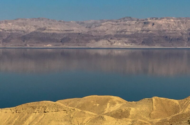 Das Tote Meer liegt auf der Grenze zwischen Israel und Jordanien. – Bild: WGBH / © WGBH Das Tote Meer liegt auf der Grenze zwischen Israel und Jordanien. – Bild: WGBH / © WGBH