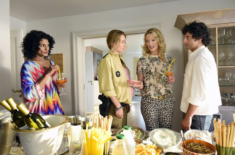 Maria Mafiosi - Jeder sehnt sich nach Familie – Bild: ARD Degeto/​Goldkind/​Jürgen Olczyk