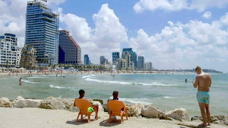 Tel Aviv – In Israel kann man nicht vom Humor einer Minderheit sprechen. Oder doch? – Bild: ORF/​© Florianfilm GmbH