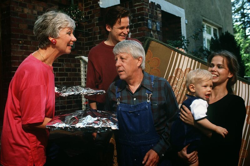 Die Wicherts von nebenan S04E03 Die diebische Elster fernsehserien.de Die Wicherts von nebenan S04E03 Die diebische Elster fernsehserien.de
