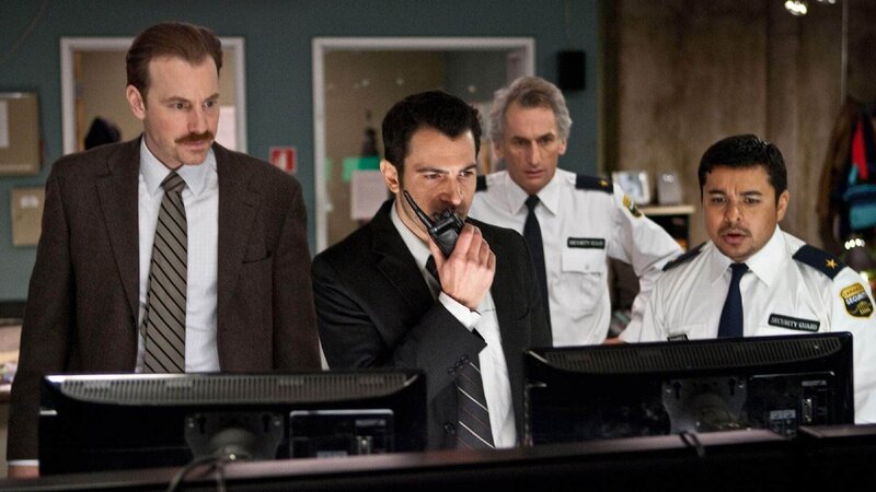 Devil - Fahrstuhl zur Hölle – Bild: RTL Die Verwendung des Materials von RTL Deutschland ist nur zur redaktionellen Berichterstattung im Zusammenhang mit der Sendung unter Angabe der Credits/​Quellenangabe und Beachtung der unter https:/​