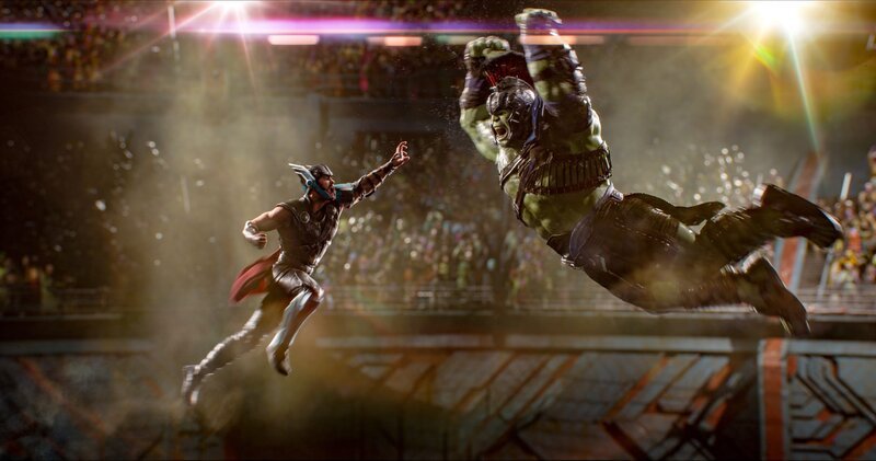 L-R: Thor (Chris Hemsworth), Bruce Banner /​ Hulk (Mark Ruffalo). – Bild: ORF/​Disney/​© 2017 Marvel Studios
