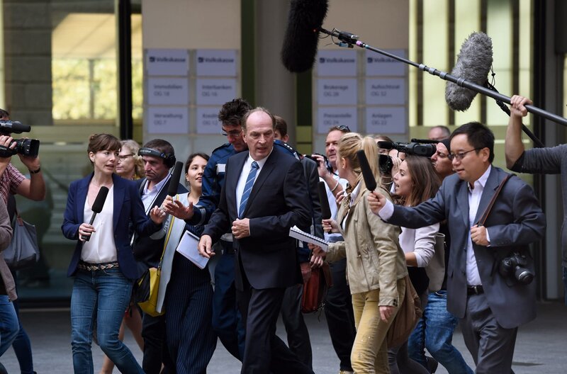 Eine Hochzeit platzt selten allein – Bild: ZDF und SWR/​Schwabenlandfilm/​Reiner Pfisterer.