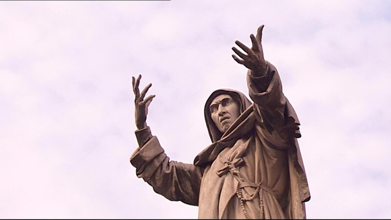 Savonarola-Statue in Ferrara. – Bild: ORF