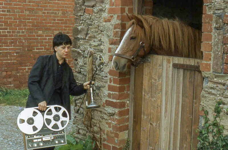 Rockfield, das Studio auf dem Bauernhof – Bild: Ie Ie Productions /​ Frontmann Jim Kerr von den Simple Minds auf der Rockfield Farm