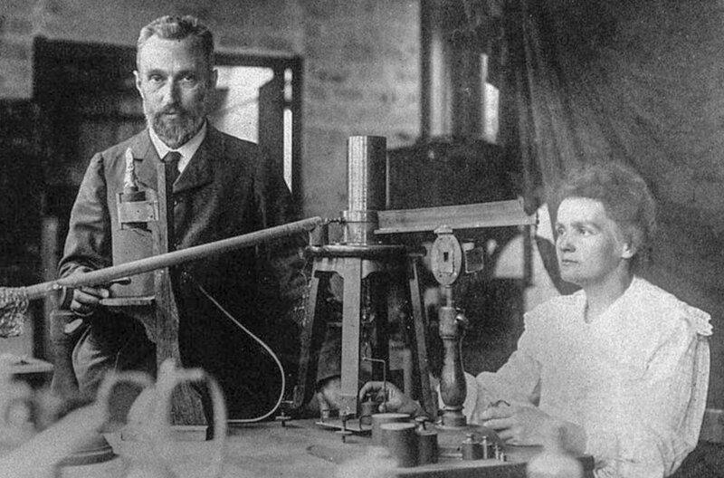 Die Dokumentation liefert eine umfassende historische Untersuchung von hundert Jahren Radioaktivität und erinnert an ihre Opfer – von den Eheleuten Curie (im Bild) bis Fukushima. – Bild: arte