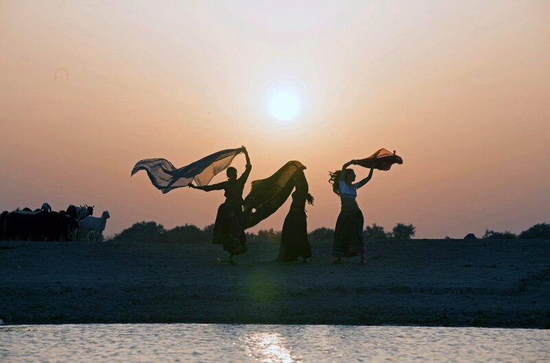 Die Zeit der Frauen – Bild: Shivalaya Entertainment, CA, USA /​ Szenenfoto aus Leena Yadavs „Die Zeit der Frauen“