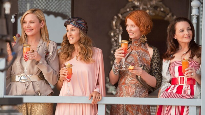 Samantha (Kim Cattrall, li.), Carrie (Sarah Jessica Parker), Miranda (Cynthia Nixon) und Charlotte (Kristin Davis, re.) – Bild: RTL Zwei Samantha (Kim Cattrall, li.), Carrie (Sarah Jessica Parker), Miranda (Cynthia Nixon) und Charlotte (Kristin Davis, re.) – Bild: RTL Zwei