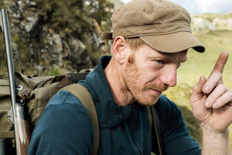 Wild – Jäger & Sammler Nach dem melken direkt auf Gämsjagd SRF/Lucky Film GmbH/Stefan Vogel – Bild: SRF1 Wild – Jäger & Sammler Nach dem melken direkt auf Gämsjagd SRF/Lucky Film GmbH/Stefan Vogel – Bild: SRF1
