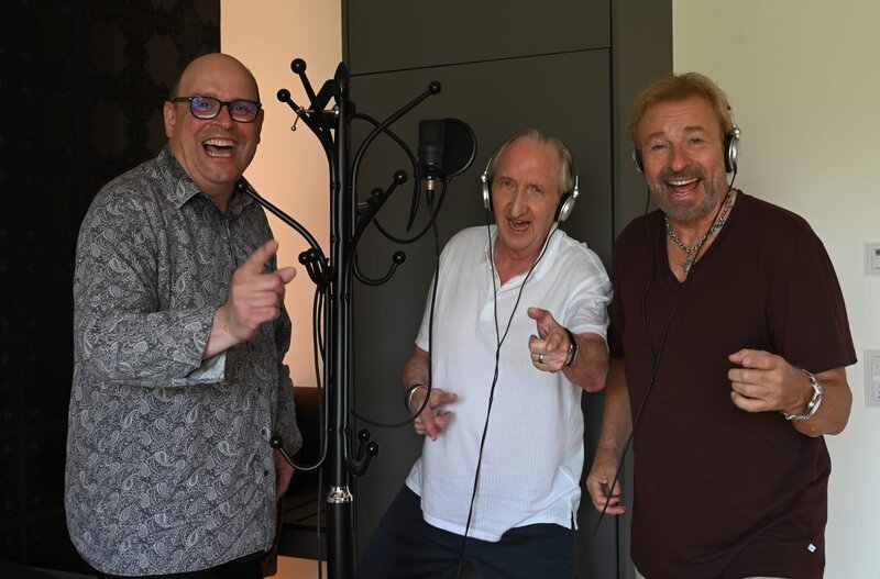 L-R: Slizzy Bob, Mike Krüger und Thomas Gottschalk – Bild: Lisa Film GmbH
