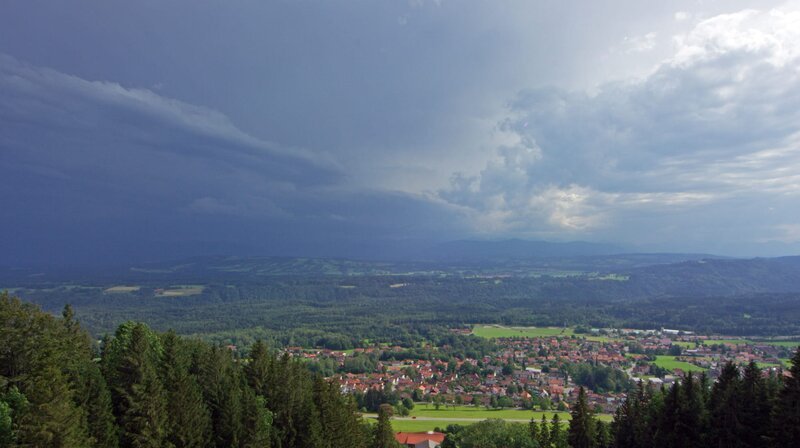 Gewitter in den Bergen. Weiteres Bildmaterial finden Sie unter www.br-foto.de. – Bild: BR/Rübefilm/Bernhard Rübe Gewitter in den Bergen. Weiteres Bildmaterial finden Sie unter www.br-foto.de. – Bild: BR/Rübefilm/Bernhard Rübe
