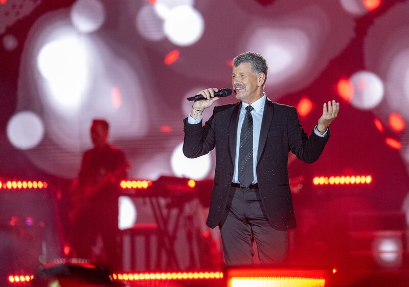 Giovanni Zarrella präsentiert: 30 Jahre Andrea Berg – Bild: ZDF und ZDF/​Sascha Baumann./​ZDF/​Sascha Baumann