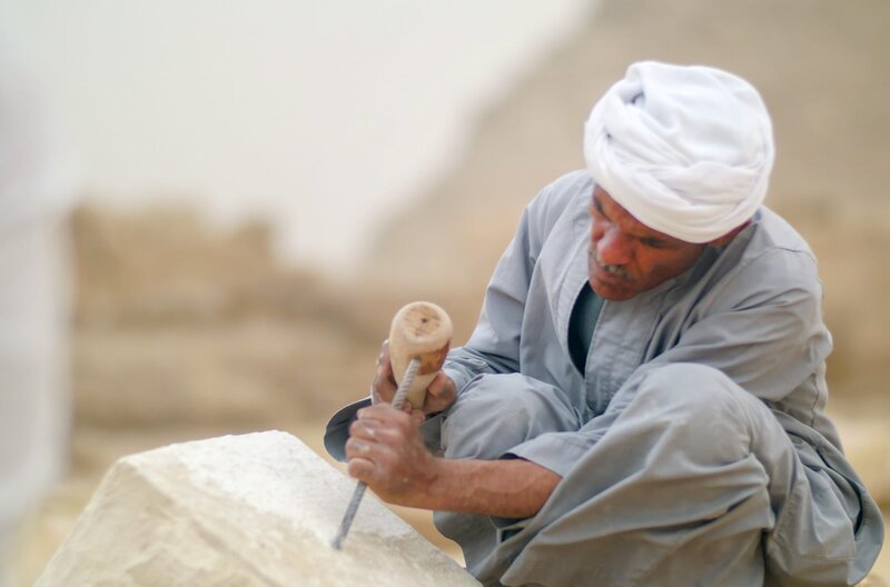 Wie haben die Ägypter die Pyramiden so präzise gestaltet? Neueste archäologische Forschungen haben unser Verständnis für dieses anspruchsvolle Ingenieurprojekt verändert. – Bild: arte