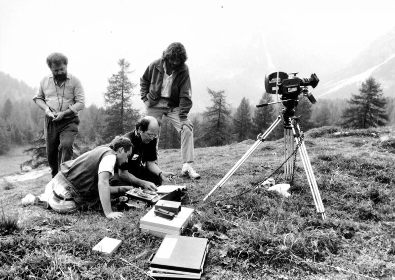 Dreharbeiten mit Reinhold Messner und dem Land der Berge-Team, 1987. – Bild: ORF/​ORF III/​Land der Berge