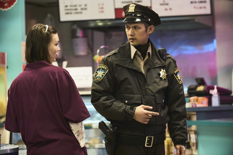 Melinda (Tilda Cobham-Hervey) und Officer Liu (Harry Shum Jr.) – Bild: PLURIMEDIA (My Digital Company)
