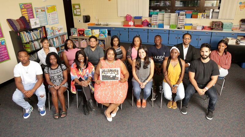Die Schüler*innen sind heute Mitte zwanzig – ihr Alltag ist geprägt von Diskriminierung und Gewalt gegen People of Color in den USA. – Bild: MDR/WDR/9/11 Kids Productions Inc. Die Schüler*innen sind heute Mitte zwanzig – ihr Alltag ist geprägt von Diskriminierung und Gewalt gegen People of Color in den USA. – Bild: MDR/WDR/9/11 Kids Productions Inc.