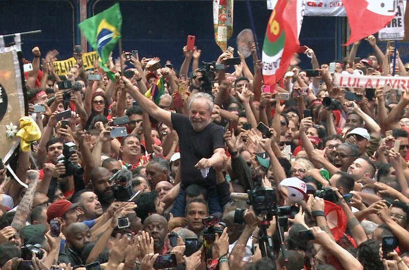 Lula da Silva wird aus der Haft entlassen, 2019 – Bild: Nofoco Filmes /​ © Nofoco Filmes
