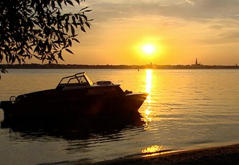 Sonnenuntergang am Schweriner See. – Bild: NDR