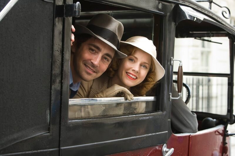 Michael (Lee Pace) und Delysia (Amy Adams) – Bild: 2007 Focus Features LLC. All rights reserved /​ Kerry Brown