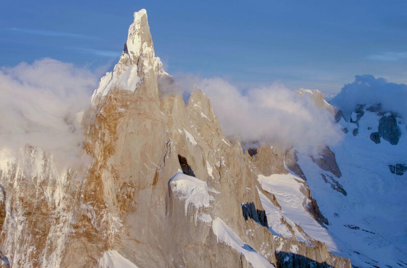 Der Cerro Torre ist ein Granitberg in Argentinien und über 3.000 Meter hoch. – Bild: Riva Filmproduktion und Medienberatung / © Riva Filmproduktion und Medienberatung Der Cerro Torre ist ein Granitberg in Argentinien und über 3.000 Meter hoch. – Bild: Riva Filmproduktion und Medienberatung / © Riva Filmproduktion und Medienberatung