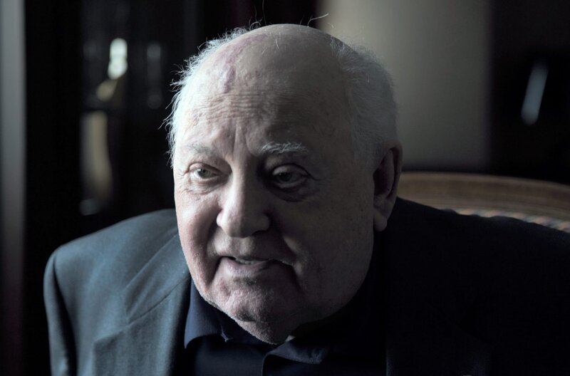 Michail Sergejewitsch Gorbatschow war der Architekt von Glasnost (Offenheit) und Perestroika (Umgestaltung) und brachte den meisten Bürgern des Ostblocks Freiheit und zum Teil Demokratie. – Bild: Vertov /​ © Vertov
