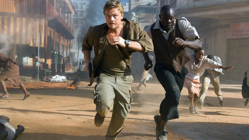 L-R: Danny Archer (Leonardo DiCaprio), Solomon (Djimon Hounsou) – Bild: RTL Zwei L-R: Danny Archer (Leonardo DiCaprio), Solomon (Djimon Hounsou) – Bild: RTL Zwei