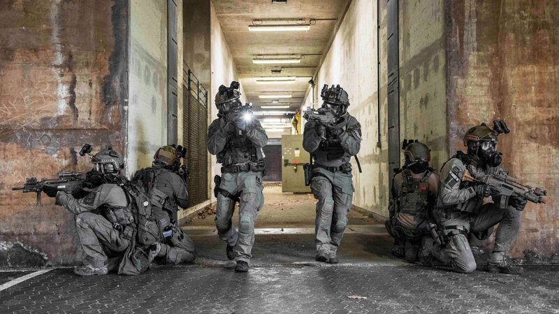 Die Spezialeinheit - Die Geschichte der GSG 9 – Bild: ZDF und Bundespolizei/​Alexandra Stolze./​Bundespolizei/​Alexandra Stolze