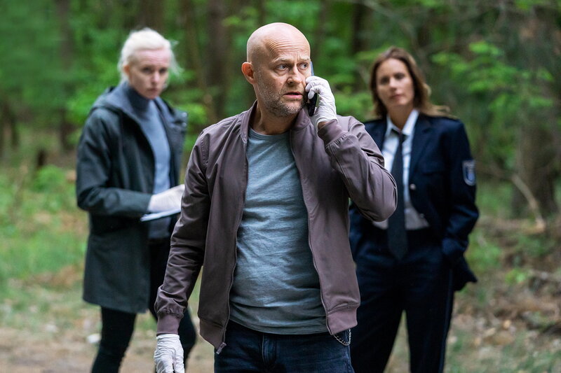 Jenseits Der Spree Zwischen Den Welten Jenseits der Spree S02E02: Zwischen den Welten – fernsehserien.de