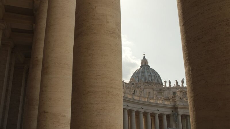 Der Petersdom verkörpert die Geschichte, die Exzesse und die Macht der katholischen Kirche. – Bild: BR/​La famiglia/​ORF